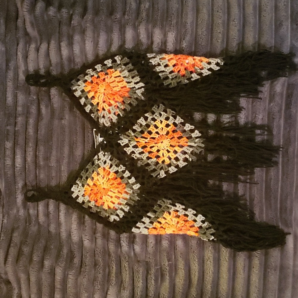 Large, vivid brand crocheted cover shirt